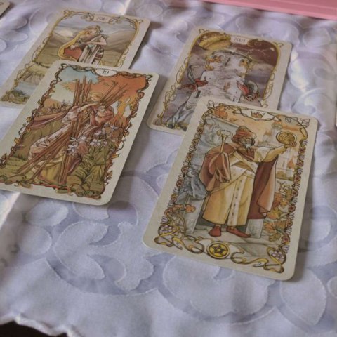 O Tarot Como Caminho de Autoconhecimento